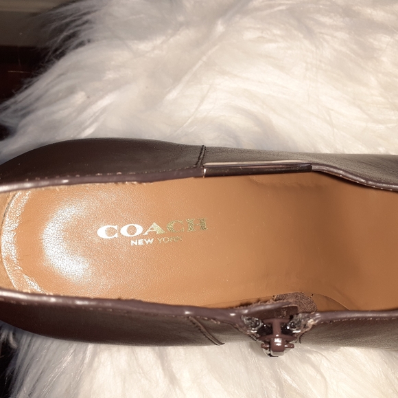 Coach - Picture 7 of 7